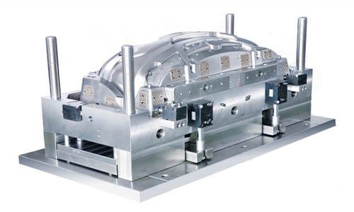 轎車精密塑料件成型模具的設計要點 轎車精密塑料件成型模具的設計要點